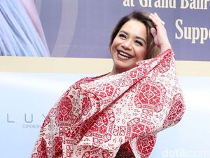 Ruth Sahanaya Bikin Lagu Garam dan Madu Lebih Fresh, Netizen: Slay! Ruth Sahanaya Bikin Lagu Garam dan Madu Lebih Fresh, Netizen: Slay!