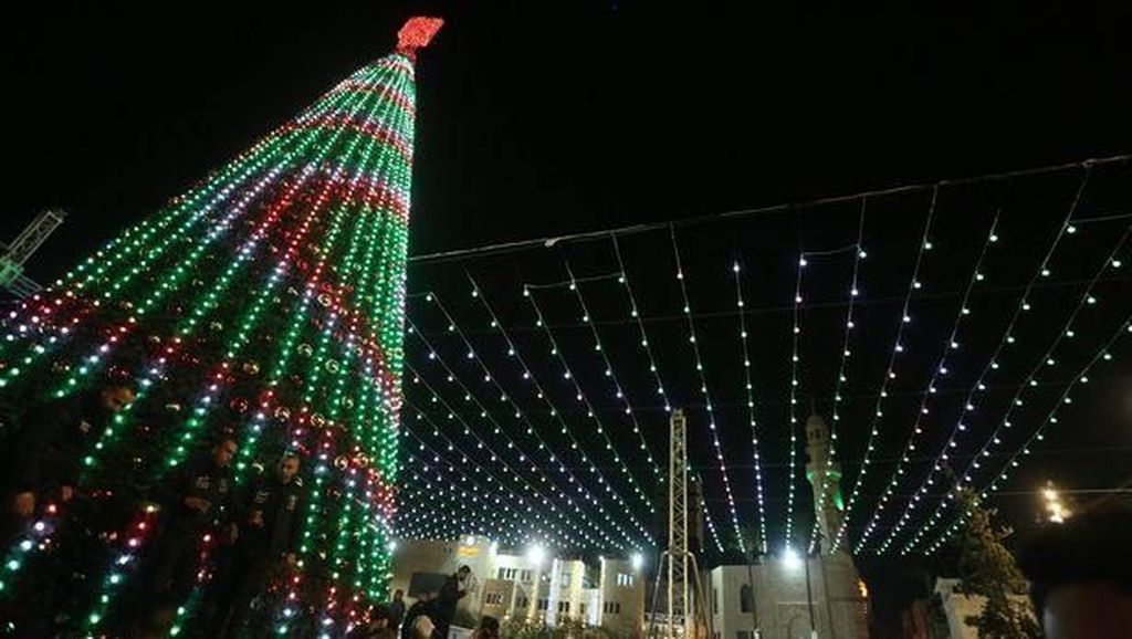 Foto: Protes Trump, Palestina Matikan Lampu Pohon Natal di Bethlehem Foto: Protes Trump, Palestina Matikan Lampu Pohon Natal di Bethlehem