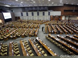 Paripurna Penutupan Masa Sidang, 239 Anggota DPR Absen