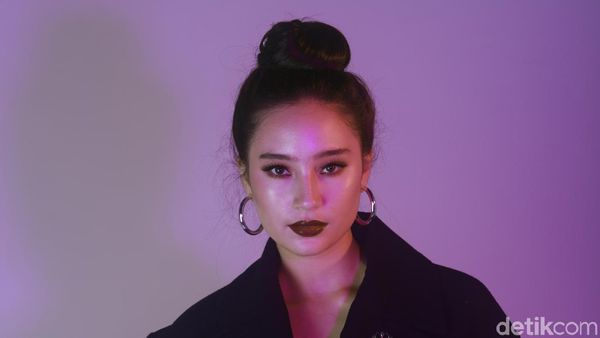 Tatapan Tegas Tatjana Saphira