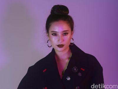 Tatapan Tegas Tatjana Saphira