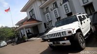 Foto: Melihat Lagi Deretan Mobil Mewah Bos First Travel