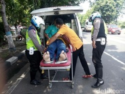 Jalur Poros Surabaya-Lamongan Berlubang, Ini yang Dilakukan Polisi