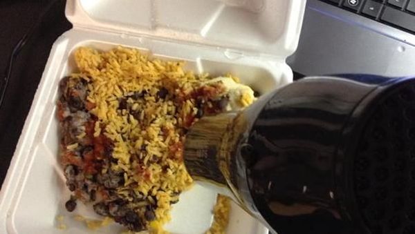 Kelakuan Kreatif Mahasiswa Asing Saat Tanggal Tua