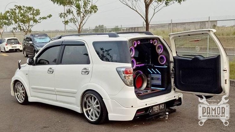  Toyota  Rush  Simple Elegan Ceper 