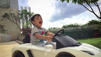 Tingkah Lucu Juna, Putra Titi Kamal yang Sekarang Jadi Kakak