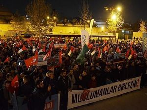 Protes Trump Soal Yerusalem, Ribuan Warga Turki Turun ke Jalan-jalan