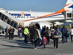 Pilot Jerman Tolak Terbangkan Pencari Suaka yang Dideportasi