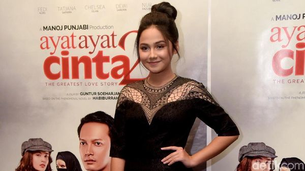 Manisnya Syifa Hadju dengan Dress Hitam