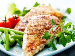 7 Fakta Nutrisi Dada Ayam, Makanan Sehat yang Populer Buat Diet