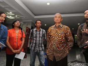 Mengejutkan, Busyro Cabut Gugatan Uji Materi Hak Angket di MK Mengejutkan, Busyro Cabut Gugatan Uji Materi Hak Angket di MK