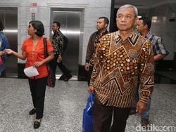 Lobi-lobi Ketua MK-DPR, Busyro Resmi Cabut Gugatan Pansus KPK