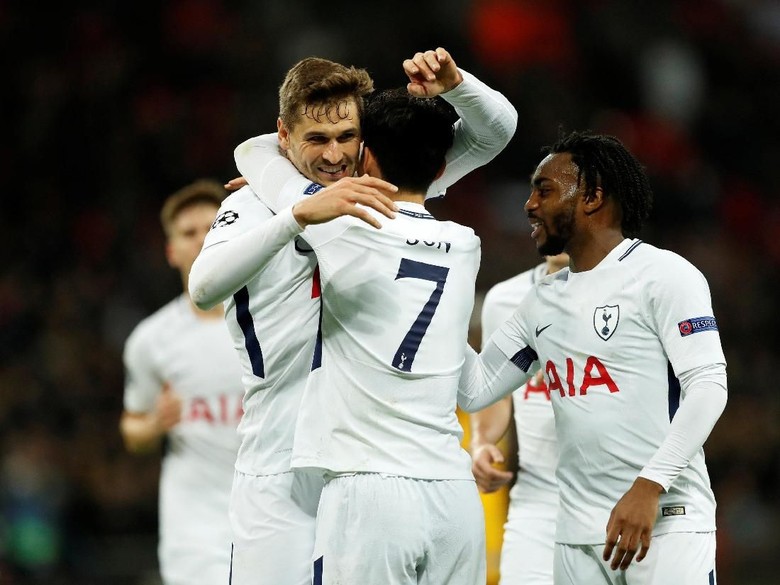 Spurs Tutup Fase Grup dengan Kemenangan 3-0 atas APOEL Spurs Tutup Fase Grup dengan Kemenangan 3-0 atas APOEL