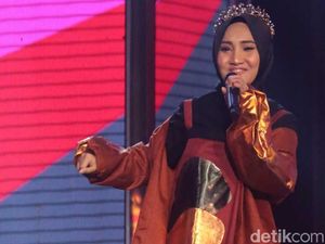 Kondisi Terkini Fatin Shidqia Lubis, Dikira Radang Tenggorokan Ternyata COVID-19 Kondisi Terkini Fatin Shidqia Lubis, Dikira Radang Tenggorokan Ternyata COVID-19