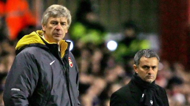 Mourinho dan Wenger kerap berseteru saat keduanya masih berkarier di Inggris.