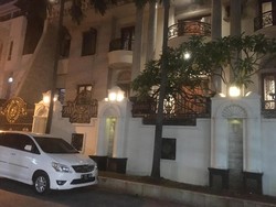 Puluhan Debt Collector Datangi Rumah Mewah di Jelambar