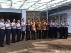 Akan Sarapan Bareng, Komisi I DPR Tiba di Rumah Marsekal Hadi