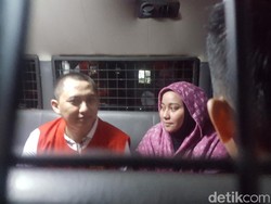 9 Jam di Kejari, Bos First Travel Dibawa ke Rutan Depok