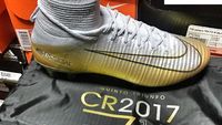 Sepatu Spesial yang Bocorkan Ronaldo Menang Ballon dOr