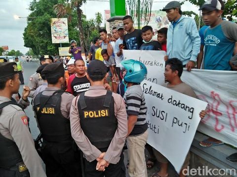 Kunker di Rembang, Menteri Susi Disambut Deretan Poster Pro Cantrang