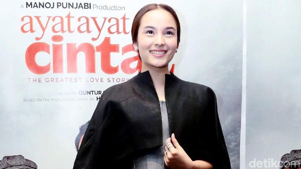 Lihat Senyum Chelsea Islan Bikin Sejuk Lho!
