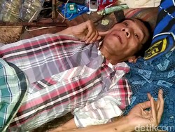 50 Tahun Derita Lumpuh, Kasnadi Hanya Berteman Gambar Foto Model