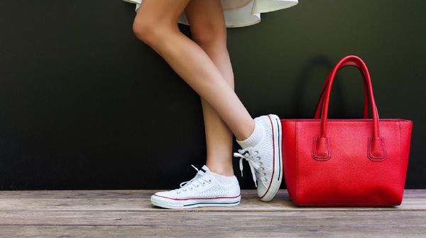 Pilih-pilih Sneakers Stylish Sesuai Zodiak Kamu