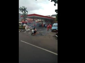Viral! Motor Terbakar Karena Taruh HP di Bagasi Motor?