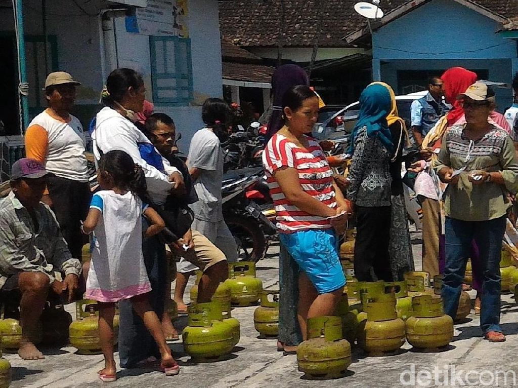 Sejumlah Wilayah di Boyolali Kesulitan Dapatkan Elpiji 3 Kg Sejumlah Wilayah di Boyolali Kesulitan Dapatkan Elpiji 3 Kg