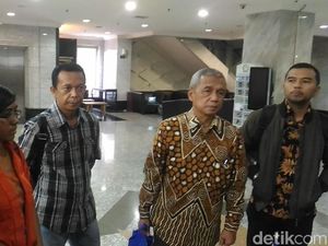 Cabut Gugatan Pansus KPK, Busyro Dkk Kecewa Ketua MK Lobi-lobi DPR