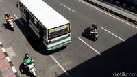 Bak Jagoan, Pengendara Motor Nekat Lawan Arus