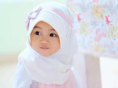 Foto: Gemas! Gaya Hijab Cucu Aa Gym yang Masih Balita