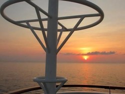 Secantik Ini, Sunset dari Atas Kapal Pesiar