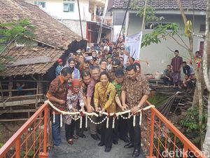 Rini Resmikan 3 Jembatan Gantung di Banten
