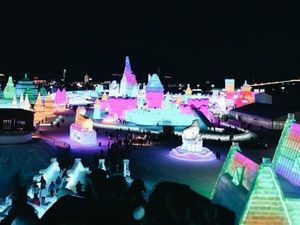 Festival Es di China yang Meriah dan Penuh Warna