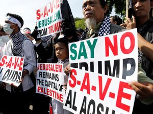 Potret Aksi Protes Trump Soal Yerusalem di Penjuru Indonesia Potret Aksi Protes Trump Soal Yerusalem di Penjuru Indonesia
