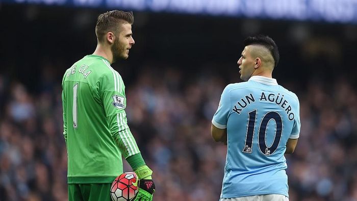 Kiper MU David De Gea dan penyerang City Sergio Aguero dalam sebuah derby Manchester (Foto: Michael Regan/Getty Images) Kiper MU David De Gea dan penyerang City Sergio Aguero dalam sebuah derby Manchester (Foto: Michael Regan/Getty Images)