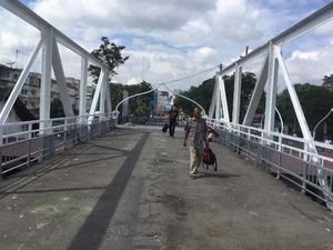 Jembatan Titi Gantung yang Memprihatinkan