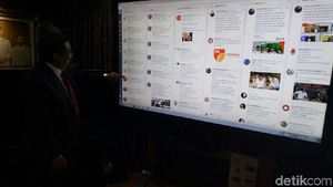 Foto: Dari Layar ini, Fadli Zon Pantau Tweet Jokowi hingga Trump