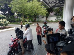 Jumat Pertama, Anies Kembali Naik Ojek Pangkalan