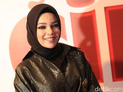 Dewi Sandra Batal Rayakan Ultah Pernikahan di Bali