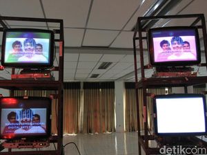 Unik Banget! Puluhan Monitor Bekas Jadi Karya Seni di BIDAF 2017