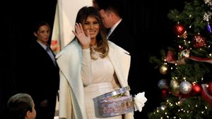 7 Fashion Melania Trump Paling Kontroversial Sepanjang 2017