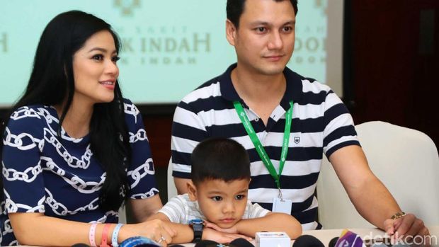 Tips Andalan Titi Kamal Rayu Anak agar Mau Ditinggal Bulan Madu