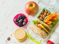 5 Trik Praktis Siapkan Bekal Kantor yang  Sederhana dan Sehat