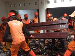 Rusak Terimbas Kebakaran Pasar, GKI Gembrong Mulai Dibersihkan