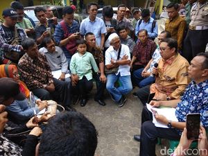 Fadli Zon Temui Warga Ciputat yang Rumahnya Dibongkar