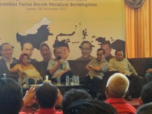 Senior Golkar Sebut Caketum di Munaslub Harus Bebas Korupsi Senior Golkar Sebut Caketum di Munaslub Harus Bebas Korupsi