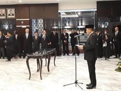 Lantik Pejabat ESDM, Jonan Minta Proses Lelang Dipercepat