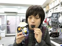 Kayak Apa Ya Rasanya Ayam Goreng yang Hitam Pekat Ini?